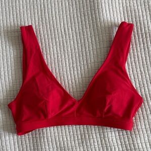Lululemon Waterside V Swim Top *C/D Cup True Red